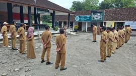 Pamong Kalurahan Kemejing Laksanakan Apel Kerja dan Rapat Koordinasi